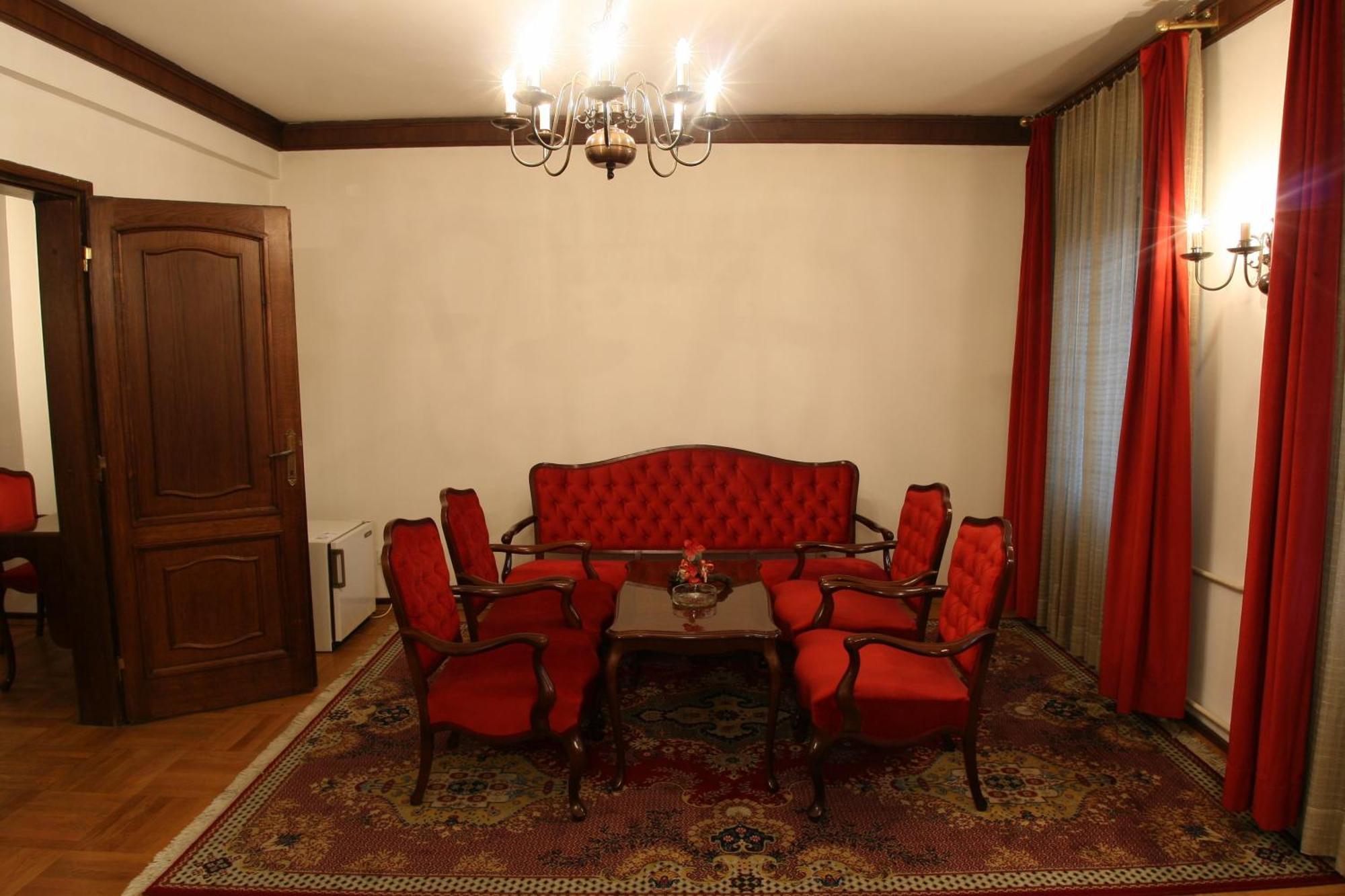 Hotel Grand Valjevo Kültér fotó