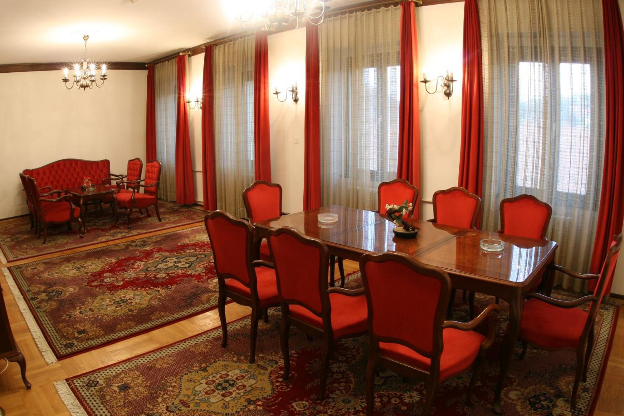 Hotel Grand Valjevo Kültér fotó