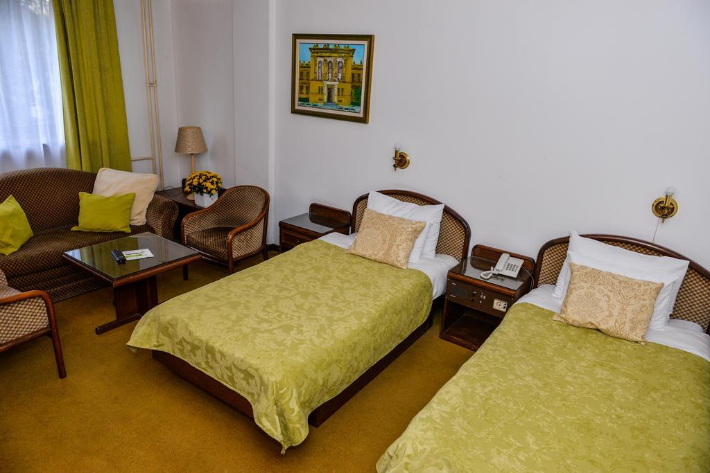 Hotel Grand Valjevo Kültér fotó
