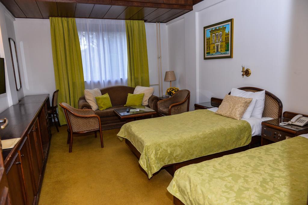 Hotel Grand Valjevo Kültér fotó