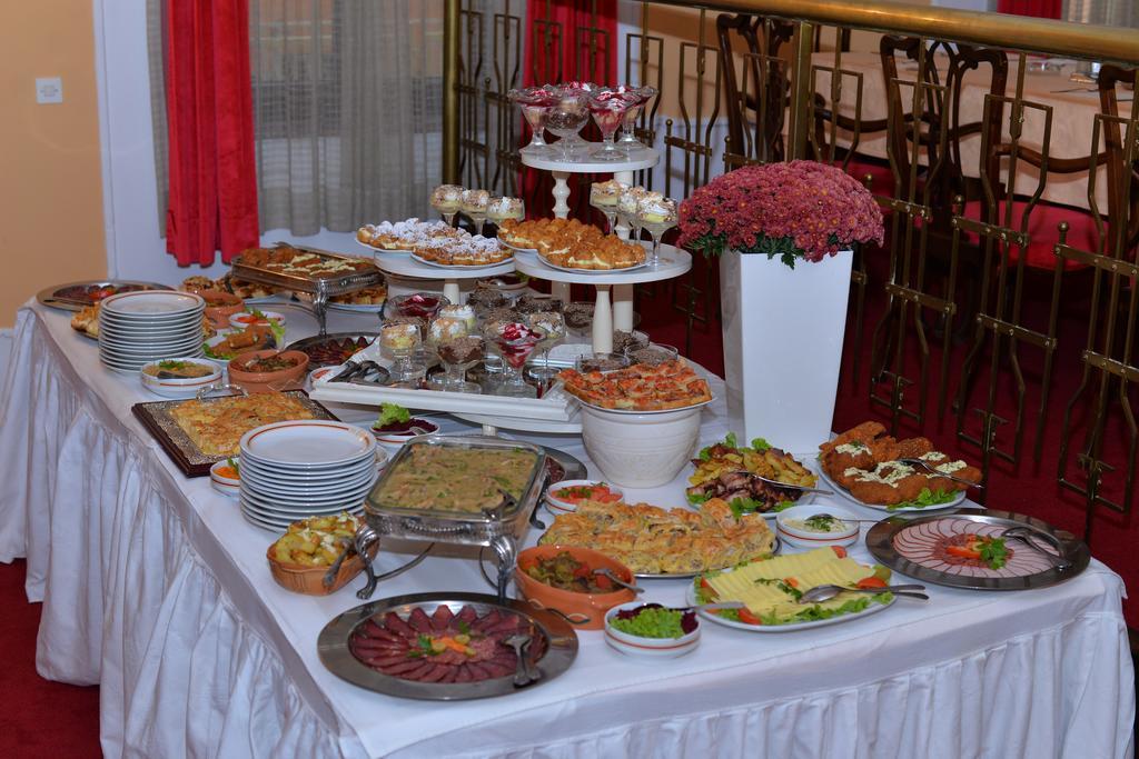 Hotel Grand Valjevo Kültér fotó