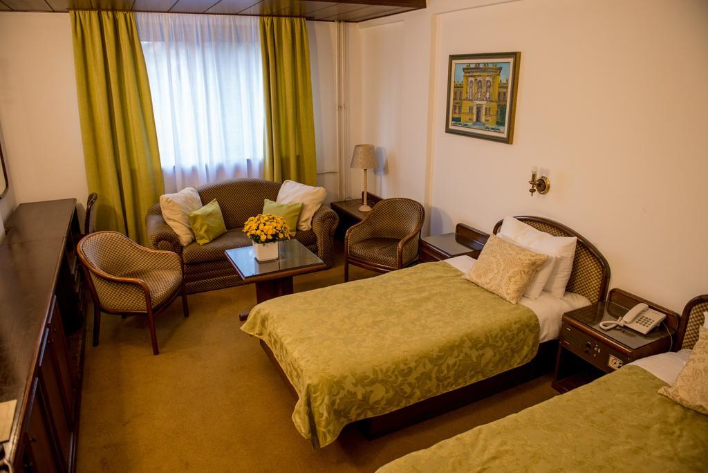 Hotel Grand Valjevo Kültér fotó