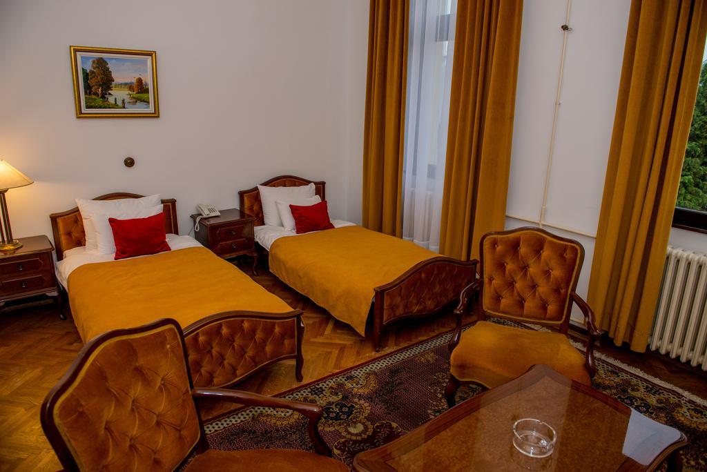 Hotel Grand Valjevo Kültér fotó